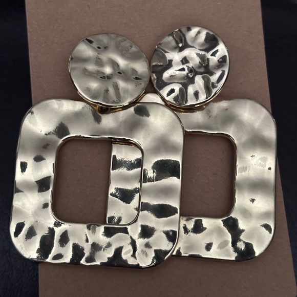 Source Unknown Jewelry - Square gold tone statement earrings brand new 2 inch drop Excellent quality